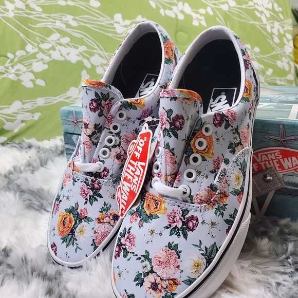 Vans Era Garden Floral 💐🌼🌸 - Picture 3 of 13